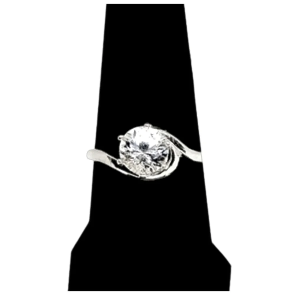 Sterling Silver Ring with Large Multifaceted Clear Topaz – Size 7.5